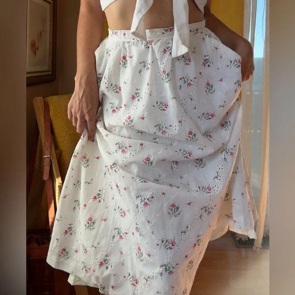 Vintage White Hand Sewn Floral Eyelet Midi with Pockets XS - Picture 13 of 14